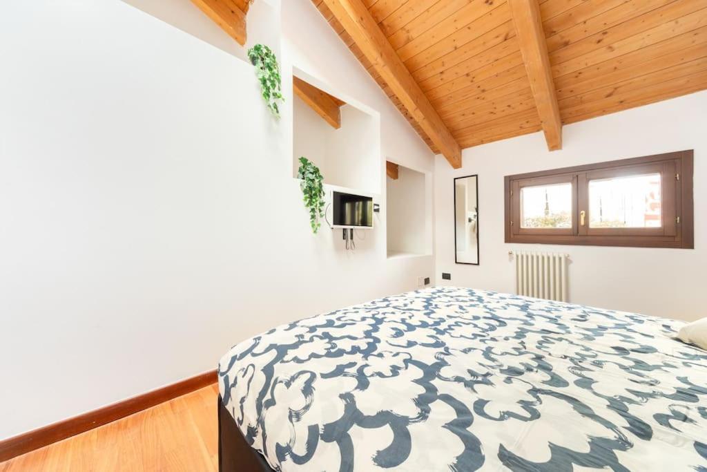 Appartamento Unico A Bologna Con 3 Camere E Parcheggio Gratuito Екстериор снимка