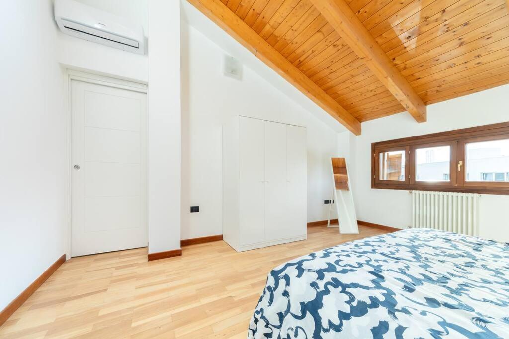 Appartamento Unico A Bologna Con 3 Camere E Parcheggio Gratuito Екстериор снимка