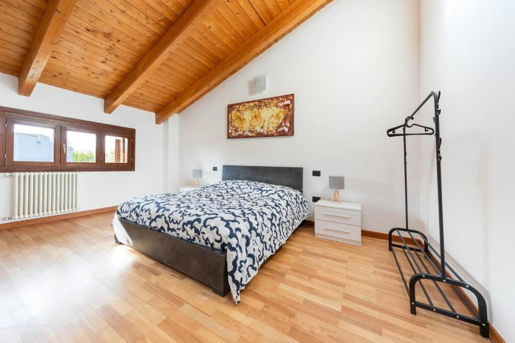 Appartamento Unico A Bologna Con 3 Camere E Parcheggio Gratuito Екстериор снимка